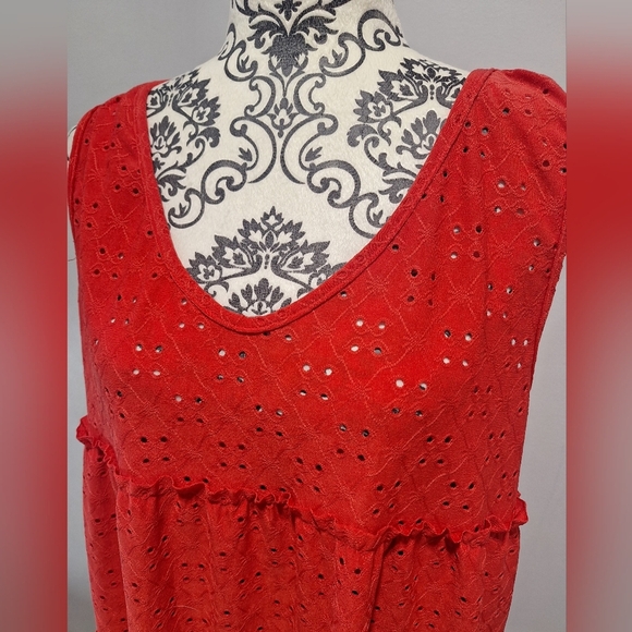Bibi XL Red Eyelet Top - Picture 5 of 5